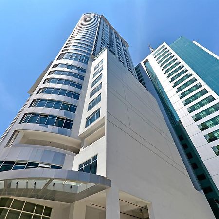 Currency Serviced Suites Манила Экстерьер фото