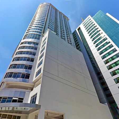 Currency Serviced Suites Манила Экстерьер фото